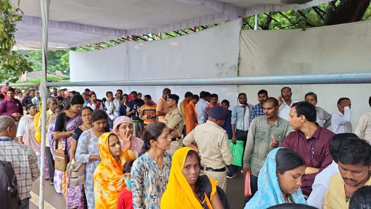 रायपुर : मुख्यमंत्री विष्णु देव साय के जनदर्शन को लेकर लोगों में जबरदस्त उत्साह 1 1723098538 44bc0a4bd9dcde532593