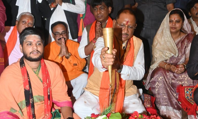 मुख्यमंत्री विष्णु देव साय रूद्रामहाभिषेक हवन में हुए शामिल, प्रदेशवासियों के सुख-शांति-समृद्धि की कामना की