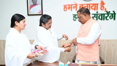 मुख्यमंत्री विष्णु देव साय को ब्रह्मकुमारी बहनों ने रक्षाबंधन पर बांधी राखी 10 मुख्यमंत्री विष्णु देव साय को ब्रह्मकुमारी बहनों ने रक्षाबंधन पर बांधी राखी