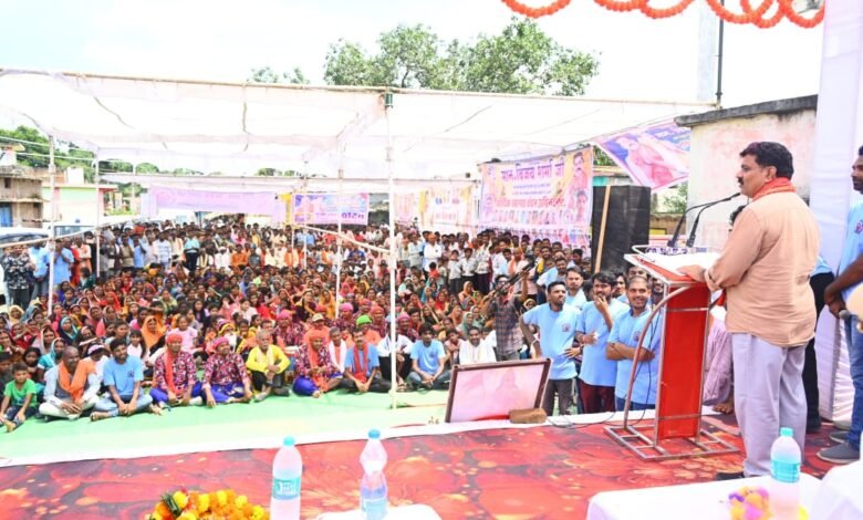 रक्षाबंधन 2024: उपमुख्यमंत्री विजय शर्मा कबीरधाम के कार्यक्रमों में हुए शामिल, नेउर गांव खुर्द में मिनी स्टेडियम की घोषणा