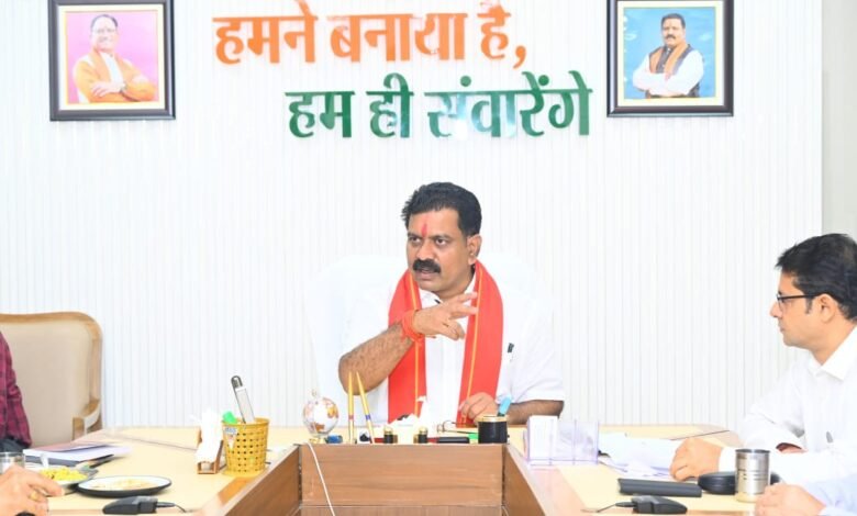 भोरमदेव मंदिर रख-रखाव: उपमुख्यमंत्री विजय शर्मा ने पुरातत्व विभाग के साथ की बैठक, महोत्सव से पहले कार्य पूर्ण कराने का निर्देश