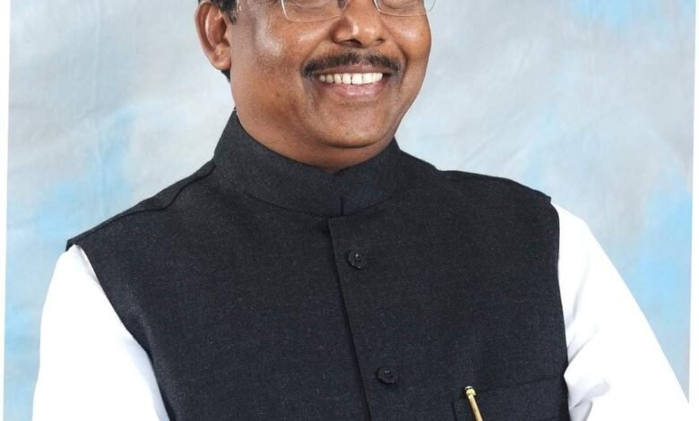 आदिम जाति कल्याण मंत्री श्री राम विचार नेताम की पहल पर पीएम जनमन योजना के तहत कैंम्प लगाकर पीवीटीजी परिवारों को शासन की योजनाओं से किया जा रहा लाभान्वित