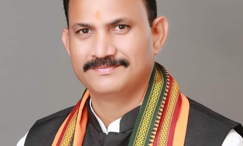 स्वास्थ्य मंत्री श्याम बिहारी जायसवाल ने मंकी पॉक्स के खिलाफ जागरूकता शिविर लगाने का दिया निर्देश