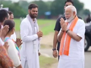 प्रधानमंत्री मोदी ने 109 किस्मों के बीज जारी किए, IARI में किसानों और वैज्ञानिकों से बातचीत की 4 3941872 ani 20240811092045