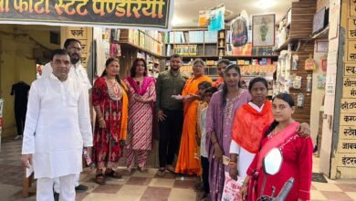 विश्व हिंदू परिषद मातृशक्ति और दुर्गा वाहिनी ने रक्षाबंधन पर पुलिस जवानों और समाज के गणमान्य लोगों को बांधी राखी 1 IMG 20240820 WA0011