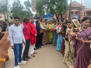 एक राखी देश के वीर सैनिकों के नाम : BJP महिला मोर्चा ने सरहद एवं नक्सल प्रभावित क्षेत्र में तैनात सैनिकों को भेजी राखी 2 WhatsApp Image 2024 08 06 at 5.56.06 PM