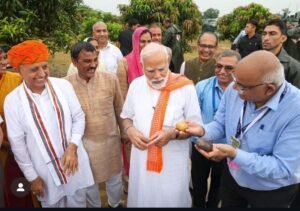 प्रधानमंत्री मोदी ने 109 किस्मों के बीज जारी किए, IARI में किसानों और वैज्ञानिकों से बातचीत की 2 WhatsApp Image 2024 08 11 at 4.26.03 PM