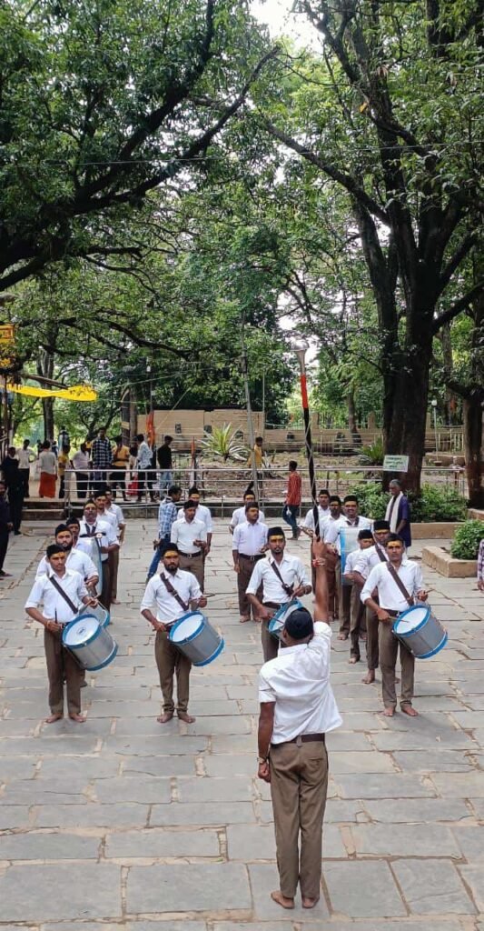 भोरमदेव शंखनाद: भोरमदेव मंदिर में RSS के घोष वादकों का शानदार प्रदर्शन 2 भोरमदेव शंखनाद