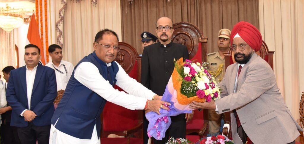 राज्यपाल श्री डेका ने न्यायमूर्ति (सेवानिवृत्त) श्री उबोवेजा को दिलाई प्रमुख लोकायुक्त पद की शपथ 3 WhatsApp Image 2024 08 27 at 1.26.12 PM 2