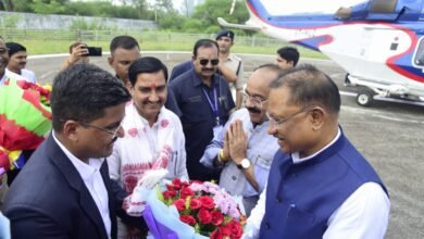 राज्यपाल रमेन डेका और मुख्यमंत्री विष्णु देव साय का बिलासपुर पहुंचने पर हेलीपैड में हुआ स्वागत 12 राज्यपाल रमेन डेका और मुख्यमंत्री विष्णु देव साय का बिलासपुर पहुंचने पर हेलीपैड में हुआ स्वागत