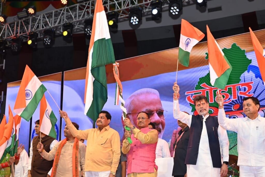 मुख्यमंत्री ने कैलाश खेर का किया छत्तीसगढ़ में आत्मीय स्वागत 4 img 20240813 wa00154818920773407912232