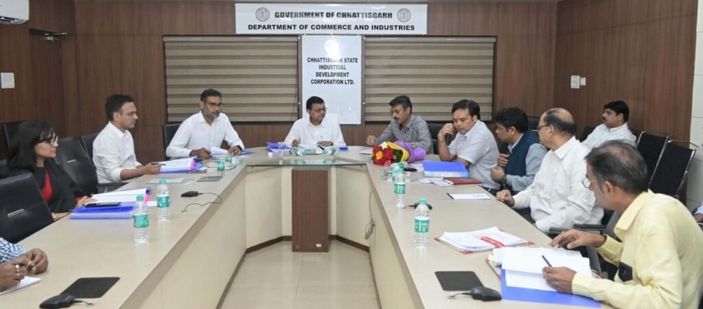 सीएसआईडीसी के संचालक मण्डल बैठक : प्रदेश में नवीन औद्योगिक क्षेत्र स्थापित करने पर जोर 2 img 7716 1