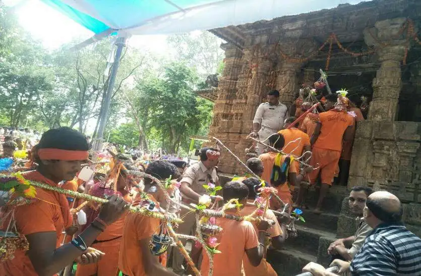 मुख्यमंत्री विष्णु देव साय कल भोरमदेव में करेंगे कावड़ियों पर हेलीकॉप्टर से पुष्प वर्षा, कवर्धा के बूढ़ा महादेव मंदिर में करेंगे अभिषेक 1 swn1 3214872 m