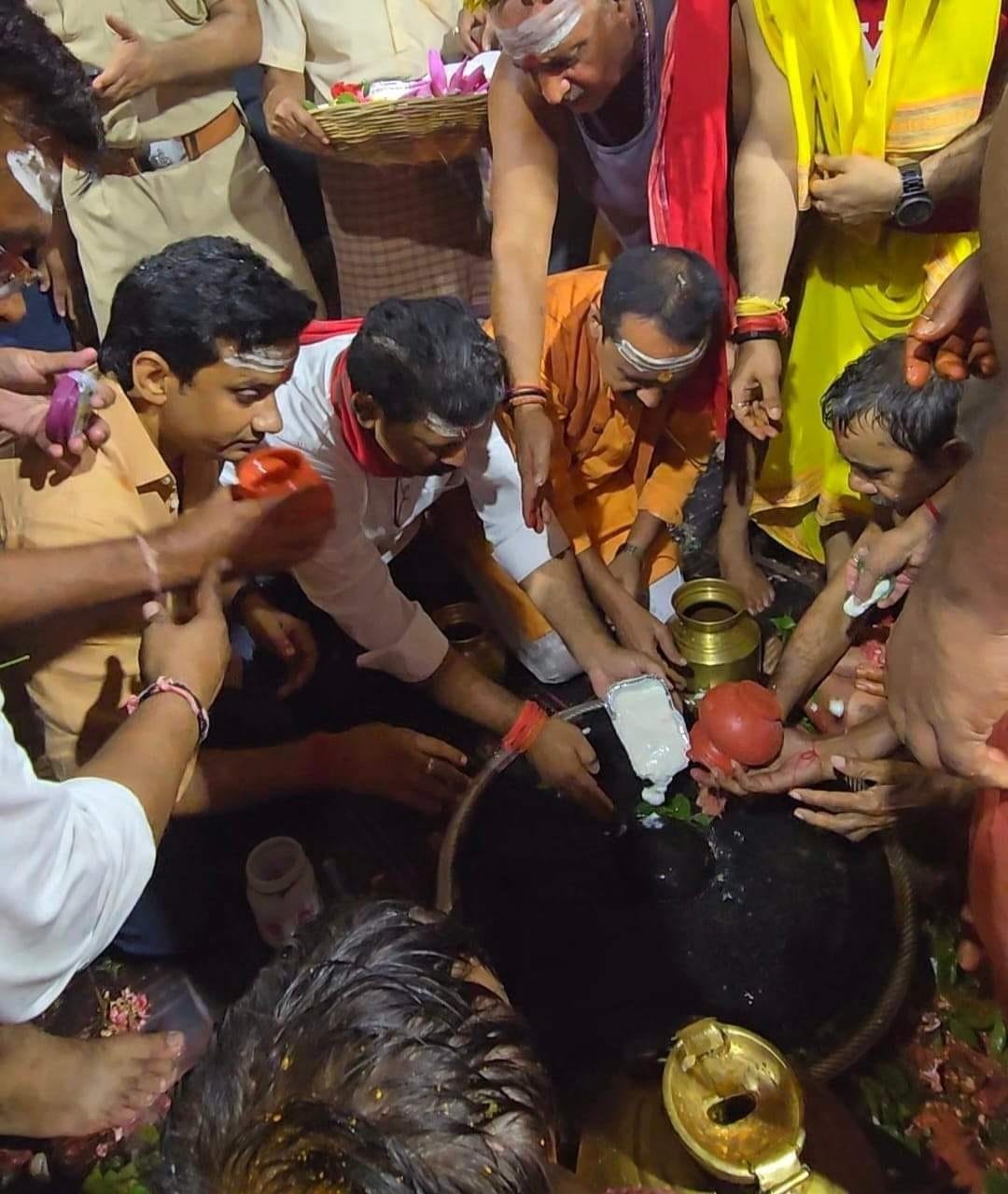 उपमुख्यमंत्री विजय शर्मा ने बाबा बैद्यनाथ धाम में पूजा-अर्चना 1 उपमुख्यमंत्री विजय शर्मा ने बाबा बैद्यनाथ धाम में पूजा-अर्चना