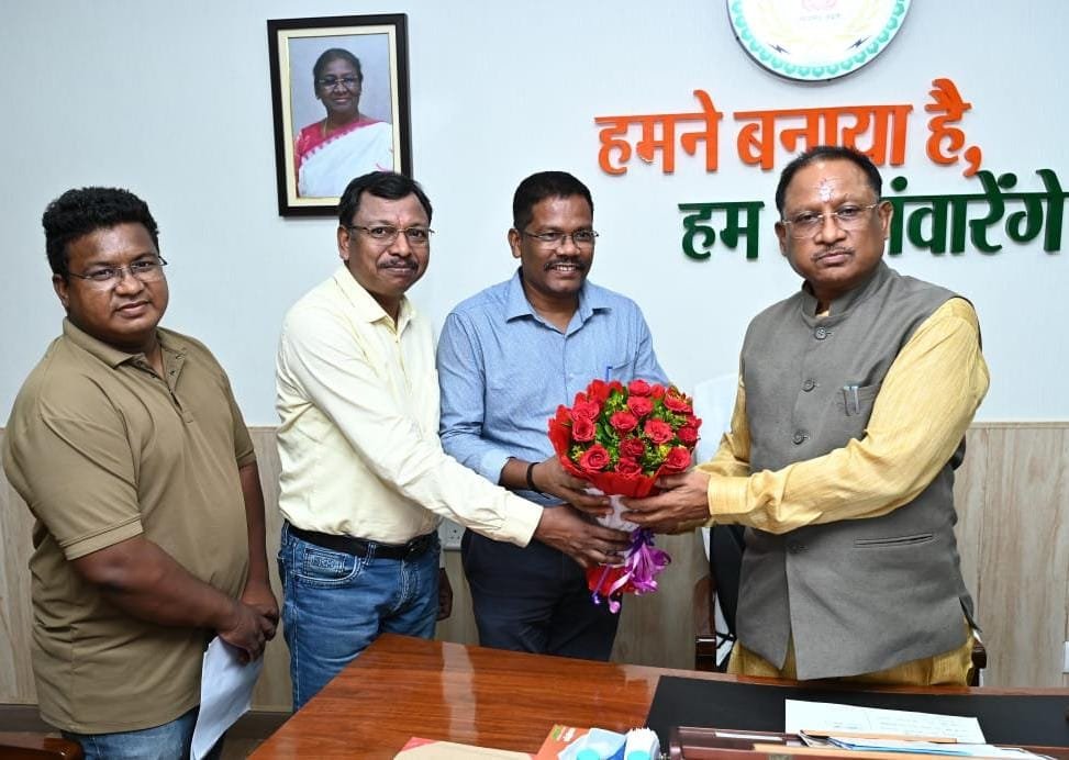 मुख्यमंत्री विष्णु देव साय से कंवर समाज के प्रतिनिधि मंडल ने की सौजन्य मुलाकात 1 मुख्यमंत्री विष्णु देव साय से कंवर समाज के प्रतिनिधि मंडल ने की सौजन्य मुलाकात