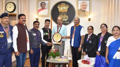 राज्यपाल श्री डेका का स्काउट गाइड मुख्य संरक्षक अलंकरण बैज लगाकर किया गया सम्मान 1 राज्यपाल श्री डेका का स्काउट गाइड मुख्य संरक्षक अलंकरण बैज लगाकर किया गया सम्मान