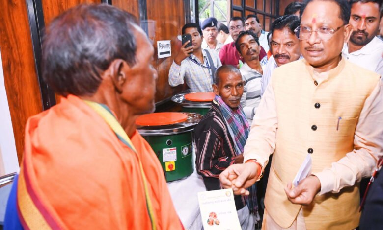 मुख्यमंत्री श्री साय के हाथो मिला 100 कुंभकारों को इलेक्ट्रॉनिक चाक