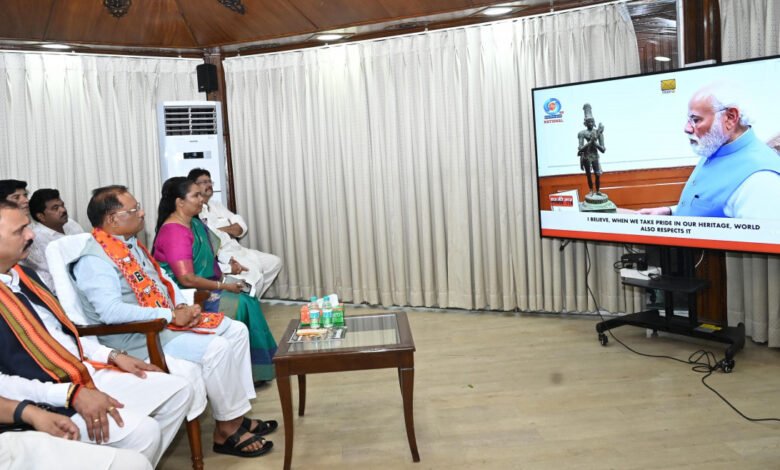 मुख्यमंत्री विष्णु देव साय ने जनप्रतिनिधियों के साथ सुनी मन की बात; कहा - देशवासियों के नवाचारी प्रयासों को जानने का महत्वपूर्ण जरिया