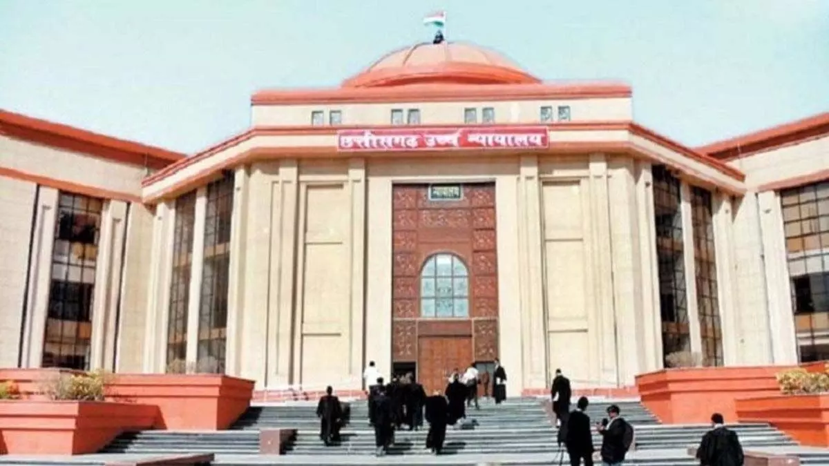हाईकोर्ट ने रेपिस्ट को सुनाई कड़ी सजा, जमानत याचिका कर दी खारिज 1 हाईकोर्ट ने रेपिस्ट को सुनाई कड़ी सजा, जमानत याचिका कर दी खारिज