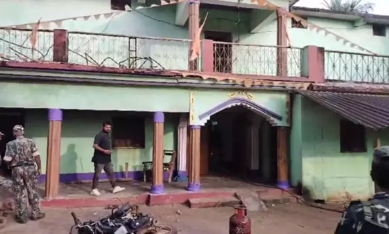 कवर्धा ब्रेकिंग: जमीन विवाद में शिवकुमार साहू की हत्या का शक, आक्रोशित भीड़ ने पूर्व सरपंच को जिंदा जलाया, 40 लोग गिरफ्तार