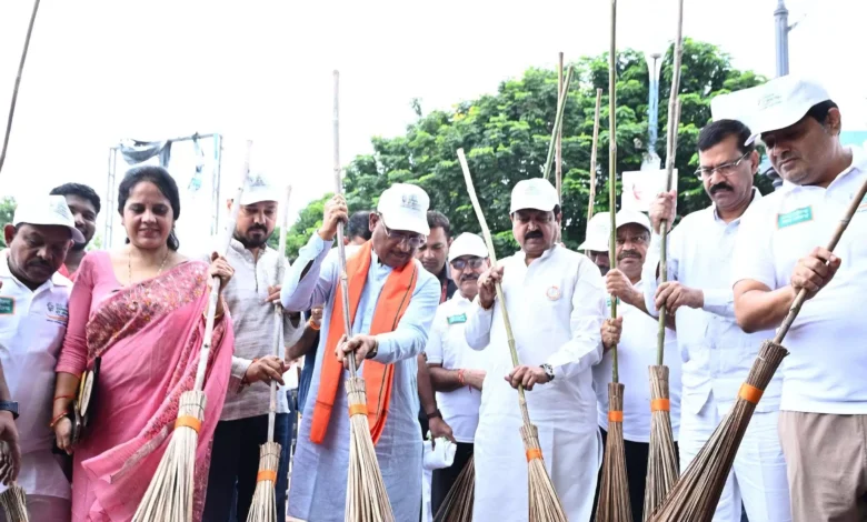 मुख्यमंत्री विष्णुदेव साय ने ‘स्वच्छता ही सेवा अभियान-2024’ का शुभारंभ किया, तालाब परिसर में किया श्रमदान
