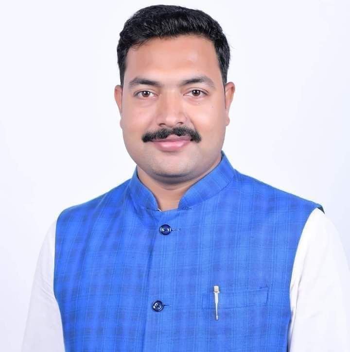 छत्तीसगढ़: विश्व विजय सिंह तोमर बने राज्य युवा आयोग के अध्यक्ष, मुख्यमंत्री विष्णु देव साय ने दी बधाई 1 छत्तीसगढ़: विश्व विजय सिंह तोमर बने राज्य युवा आयोग के अध्यक्ष, मुख्यमंत्री विष्णु देव साय ने दी बधाई