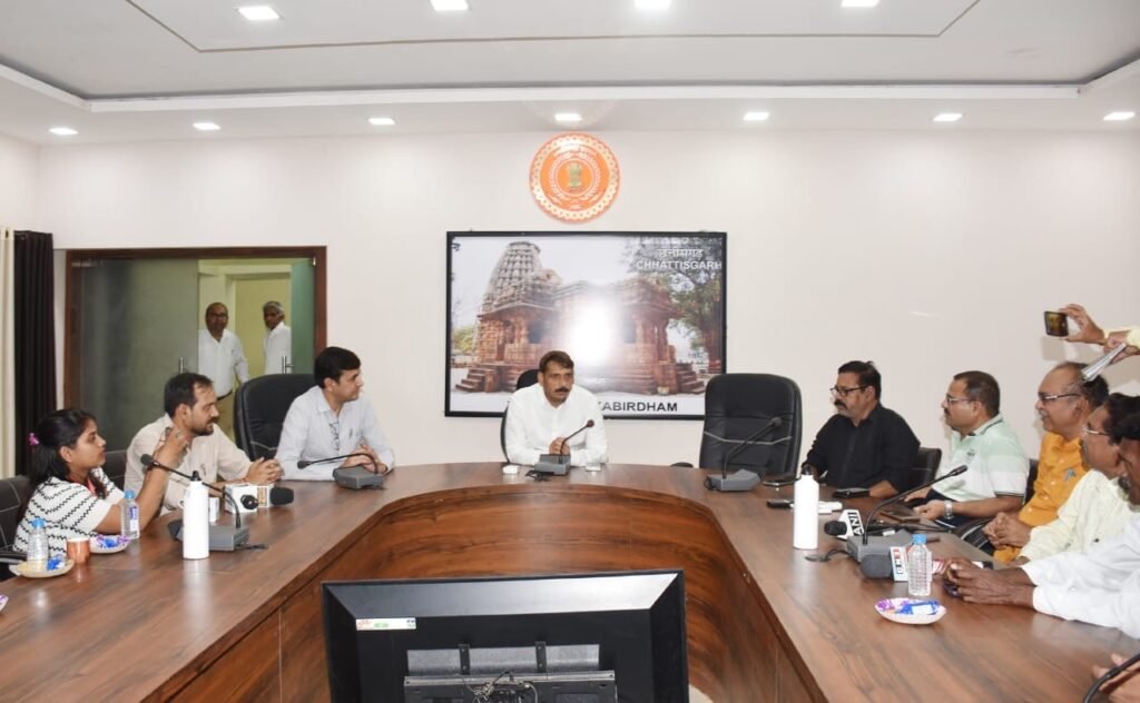 नवपदस्थ कलेक्टर गोपाल वर्मा पत्रकारों से हुए रूबरू 2 81760b42 435c 492c bec2 6a993de47547 1