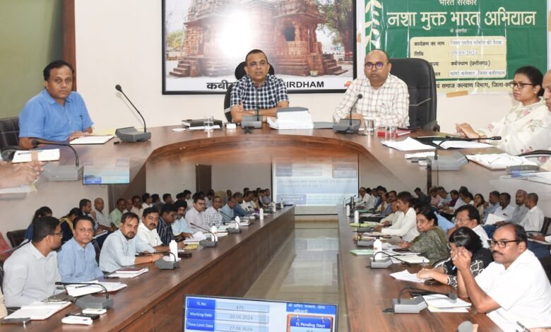 कलेक्टर जनमेजय महोबे ने मनरेगा अंतर्गत चल रहे निर्माण कार्यों का किया निरीक्षण