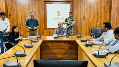 कलेक्टर जनमेजय महोबे ने जनदर्शन में लीना बंजारे का विवाह प्रमाण पत्र तत्काल बनाने निर्देशित किया 3 कलेक्टर जनमेजय महोबे ने जनदर्शन में लीना बंजारे का विवाह प्रमाण पत्र तत्काल बनाने निर्देशित किया