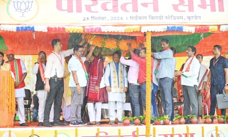 मुख्यमंत्री विष्णु देव साय ने झारखंड के कुरडेग में परिवर्तन यात्रा सभा को किया संबोधित; कहा- झारखंड में परिवर्तन की बेला है