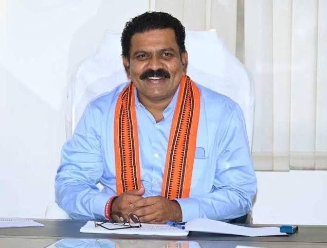 उपमुख्यमंत्री विजय शर्मा के विशेष प्रयासों से 112 विभिन्न निर्माण कार्यों के लिए 5 करोड़ 7 लाख रूपए की मिली स्वीकृति, कबीरधाम जिले में बुनियादी सुविधाओं का हो रहा विस्तार 1 b365903d 0782 49fe 9aee c5f3767eb19f 1