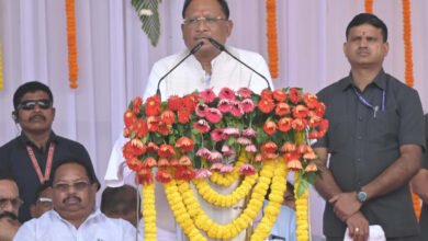 मुख्यमंत्री विष्णु देव साय ने आज बलरामपुर-रामानुजगंज जिले के राजपुर में धरती आबा जनजाति ग्राम उत्कर्ष अभियान के शुभारंभ के अवसर पर आयोजित राज्य स्तरीय कार्यक्रम में मंच से कई प्रमुख घोषणाएं की