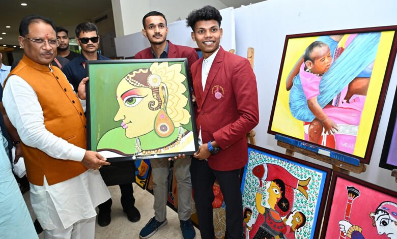 मुख्यमंत्री विष्णु देव साय ने किया प्रथम छत्तीसगढ़ हरित शिखर सम्मेलन का शुभारंभ, पारंपरिक हर्बल उत्पादों और लोक कला का किया अवलोकन