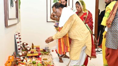 CM विष्णु देव साय ने विधि विधान के साथ पूजा अर्चना कर नवा रायपुर स्थित नए मुख्यमंत्री निवास में किया गृहप्रवेश 4 CM विष्णु देव साय ने विधि विधान के साथ पूजा अर्चना कर नवा रायपुर स्थित नए मुख्यमंत्री निवास में किया गृहप्रवेश