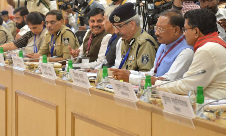 छत्तीसगढ़ के मुख्यमंत्री विष्णुदेव साय आज नई दिल्ली के विज्ञान भवन में आयोजित नक्सल प्रभावित राज्यों के मुख्यमंत्रियों की समीक्षा बैठक में हुए शामिल