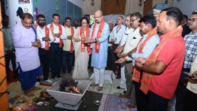 राज्यपाल श्री डेका ने विजयादशमी के अवसर पर राजभवन में शस्त्र पूजन और हवन किया 12 राज्यपाल श्री डेका ने विजयादशमी के अवसर पर राजभवन में शस्त्र पूजन और हवन किया
