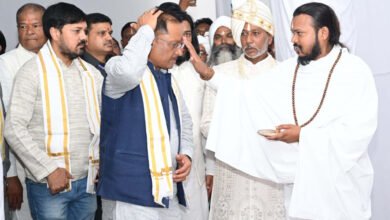 मुख्यमंत्री विष्णु देव साय ने भण्डारपुरी धाम में गुरुगद्दी आसन के दर्शन कर प्रदेश की खुशहाली की कामना की