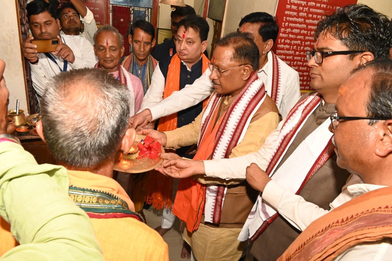 मुख्यमंत्री विष्णुदेव साय कोलता समाज वार्षिक स्नेह सम्मेलन व बंधु मिलन कार्यक्रम में शामिल हुए 1 1729103297 3c19c359c5b0b032c2a6