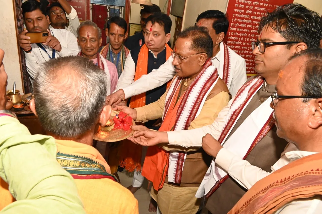 मुख्यमंत्री विष्णुदेव साय कोलता समाज वार्षिक स्नेह सम्मेलन व बंधु मिलन कार्यक्रम में शामिल हुए 1 1729103297 3c19c359c5b0b032c2a6