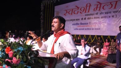 उपमुख्यमंत्री विजय शर्मा कबीरधाम में आयोजित स्वदेशी मेला में हुए शामिल