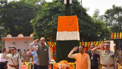 पुलिस स्मृति दिवस परेड में हुए शामिल राज्यपाल और मुख्यमंत्री, शहीदों को दी श्रद्धांजलि