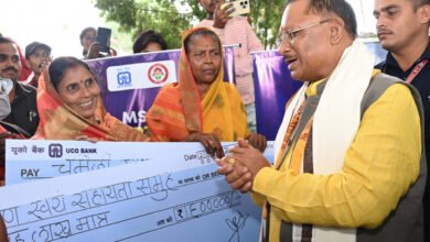 मुख्यमंत्री विष्णु देव साय की पहल से भेलवां के ग्रामीणों को मिली बैंकिंग सुविधा 4 मुख्यमंत्री विष्णु देव साय की पहल से भेलवां के ग्रामीणों को मिली बैंकिंग सुविधा