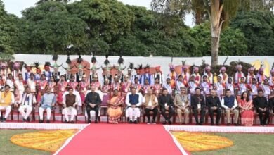 राष्ट्रपति द्रौपदी मुर्मु ने छत्तीसगढ के आदिवासियों के साथ लिया सामुहिक छायाचित्र 12 राष्ट्रपति द्रौपदी मुर्मु ने छत्तीसगढ के आदिवासियों के साथ लिया सामुहिक छायाचित्र