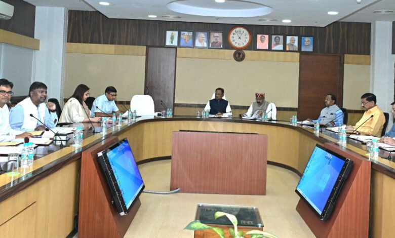 छत्तीसगढ़ कैबिनेट बैठक: त्रि-स्तरीय पंचायत एवं नगरीय निकाय चुनावों 50% OBC आरक्षण, धान खरीदी, औद्योगिक नीति, और तीर्थ दर्शन योजना पर लिए गए महत्वपूर्ण फैसले