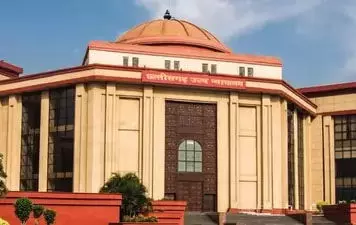 हाईकोर्ट के कर्मचारी को 7 साल की सजा, प्रताड़ना से तंग आकर पत्नी ने की थी आत्महत्या 1 हाईकोर्ट के कर्मचारी को 7 साल की सजा, प्रताड़ना से तंग आकर आत्महत्या की थी