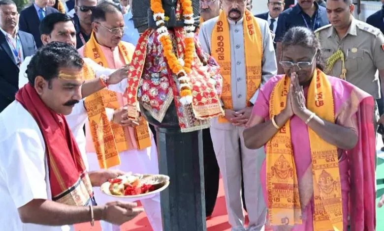 राष्ट्रपति मुर्मु और राज्यपाल डेका ने महाप्रभु श्री जगन्नाथ भगवान के किए दर्शन