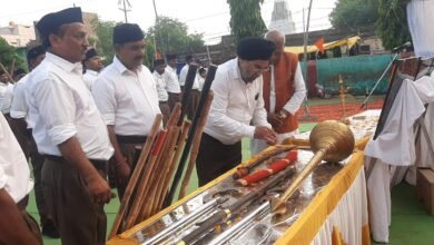 विजयादशमी उत्सव: राष्ट्रीय स्वयंसेवक संघ ने किया कवर्धा में भव्य पथ संचलन 3 विजयादशमी उत्सव: राष्ट्रीय स्वयंसेवक संघ ने किया कवर्धा में भव्य पथ संचलन