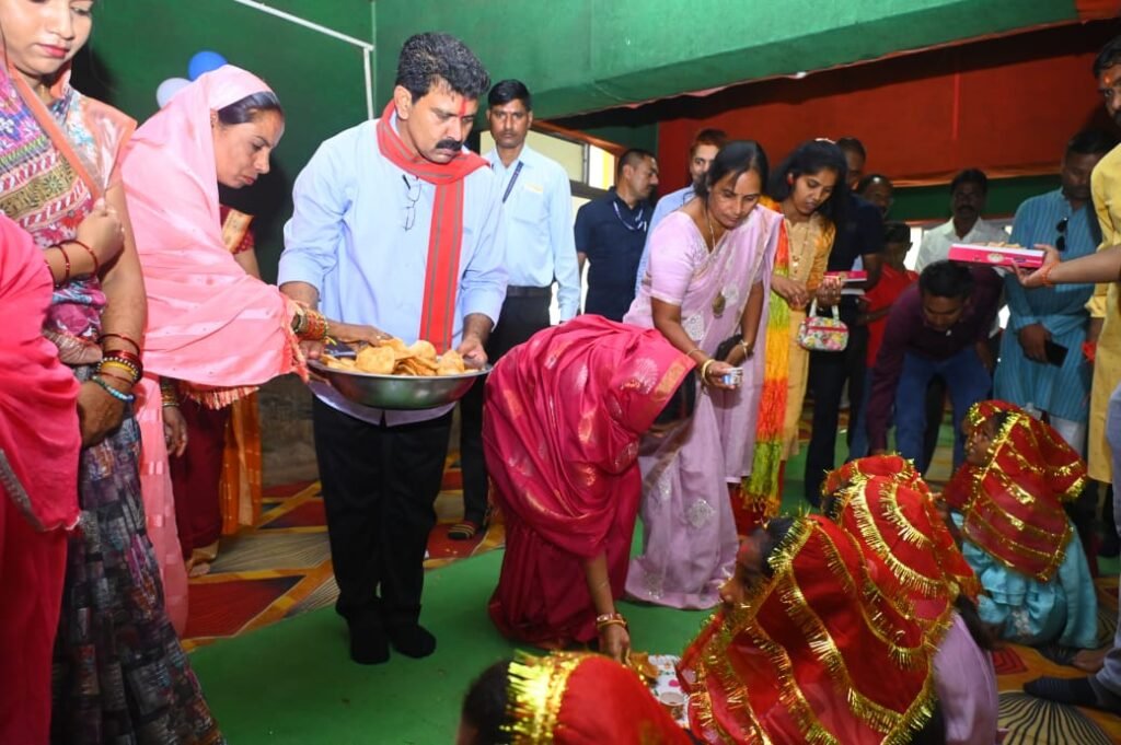 बेटियों की सर्वांगीण विकास और आत्मसम्मान की सुरक्षा हम सबकी जिम्मेदारी हैः- उपमुख्यमंत्री विजय शर्मा 2 WhatsApp Image 2024 10 11 at 4.47.21 PM 1