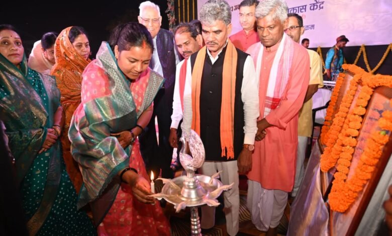 कवर्धा के पीजी कॉलेज मैदान मे आयोजित स्वदेशी मेला, सांस्कृतिक कार्यक्रम का हुआ शुभारंभ 