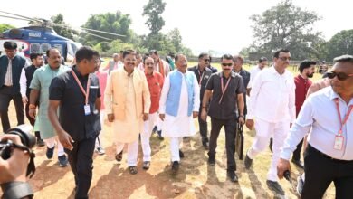 मुख्यमंत्री विष्णु देव साय सरगुजा क्षेत्र के आदिवासी विकास प्राधिकरण की बैठक में शामिल होने के लिए मयाली नेचर कैम्प के निकट स्थित हैलीपेड पहुंचे। 9 मुख्यमंत्री विष्णु देव साय सरगुजा क्षेत्र के आदिवासी विकास प्राधिकरण की बैठक में शामिल होने के लिए मयाली नेचर कैम्प के निकट स्थित हैलीपेड पहुंचे।